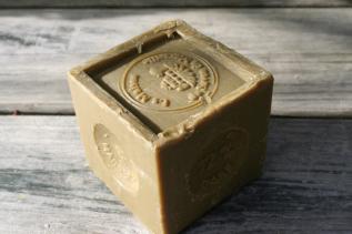 Terra Midi Tvålkub Savon de Marseille 300g - Tvålshoppen.se