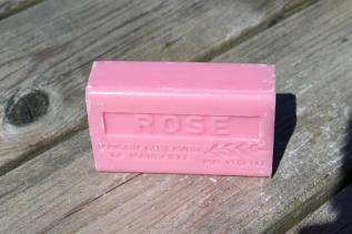 Terra Midi Artisanale Tvål Ros - Tvålshoppen.se